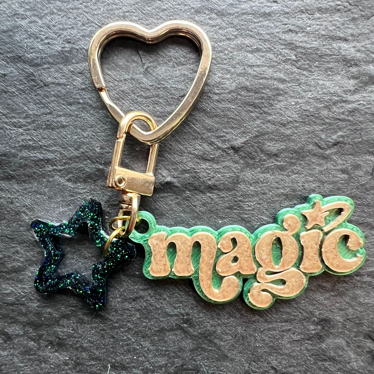 Whispering Words - Magic Anahtarlık