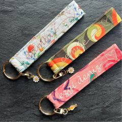 Retroverse Kumaş Anahtarlık