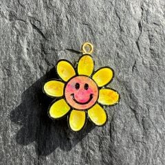 Happy Daisy Charm